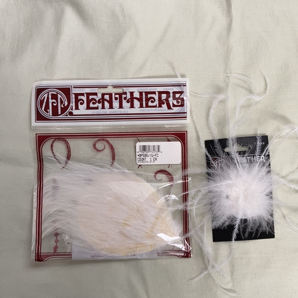 Zucker Feathers bundle hair clip + craft piece